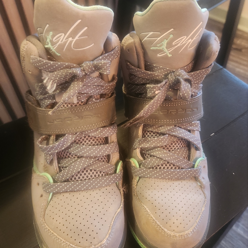 Jordan Kids' Tan and Gray Sneakers